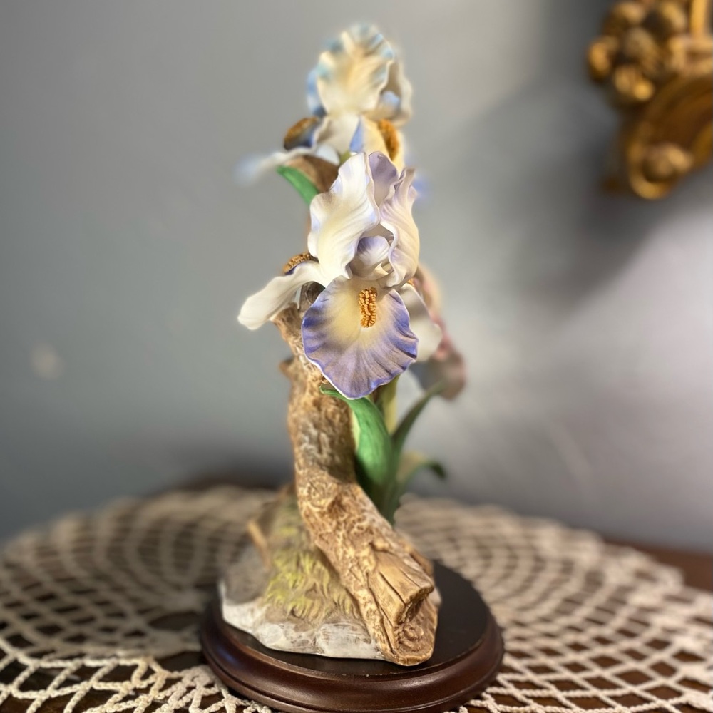 Home Interiors Irises in Bloom Masterpiece Figurine ‘Mary’s Floral Collection’ - Picture 3 of 11